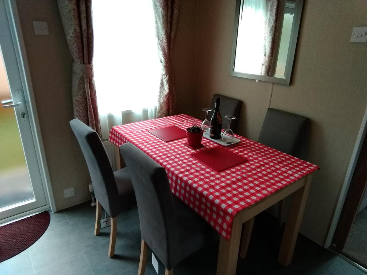 12 Burnside Lodge Auchterarder Esterno foto